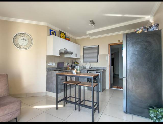 2 BEDROOM APARTMENT FOR SALE IN UMHLANGA RIDGE